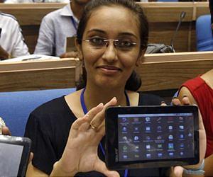 1.4 million orders for world's cheapest tablet in India