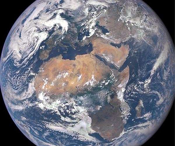 France cutting troops in West, Central Africa to 600: sources