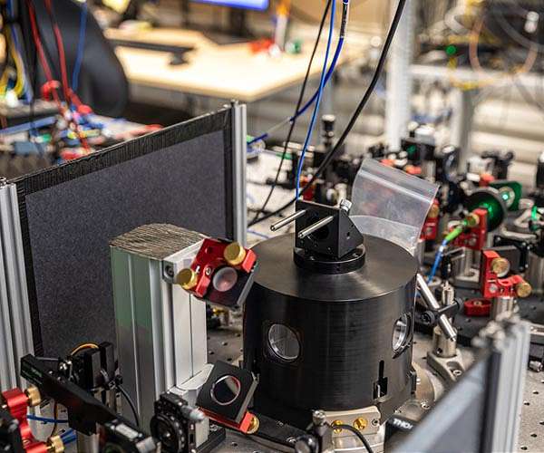 Dutch researchers teleport quantum information across rudimentary quantum network