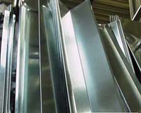 Over 10,000 metal workers protest EU climate plans