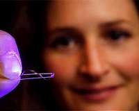 New polymer goes for a walk when illuminated