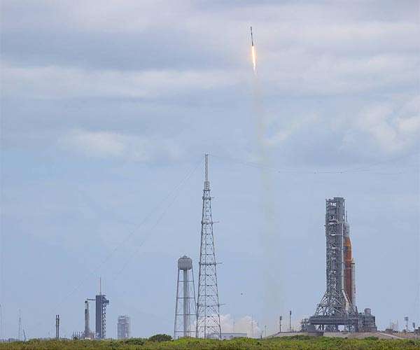 7 Must-Read Astronautics Books for Future Aerospace Engineers
