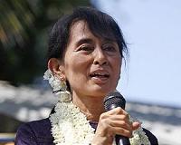 Suu Kyi among spectators at Myanmar army parade