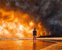 Australia bushfires flare as heatwave brings renewed misery