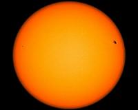 SDO captures images of a mid-level solar flare