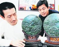 Praise and criticism for Chinese collector