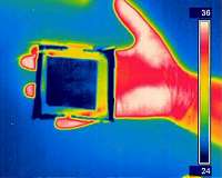 Thermal camouflage disguises hot and cold