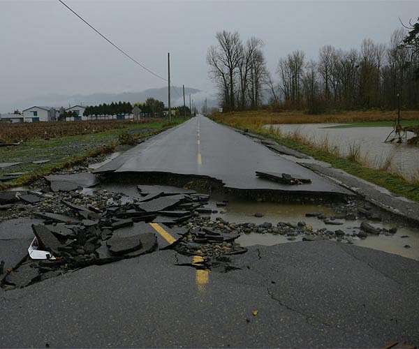 Canada storms death toll rises to 8