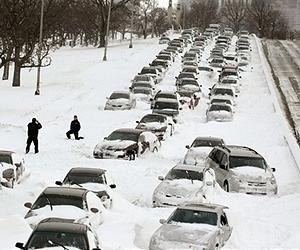 US northeast digs out from blizzard
