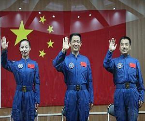 Medical quarantine over for Shenzhou-10 astronauts
