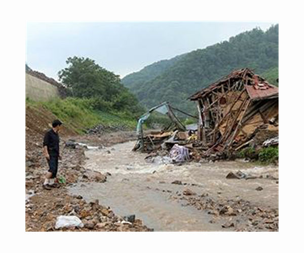 Typhoon Maysak drenches North and South Korea