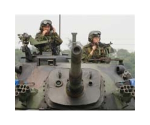 Taiwan soldiers get pay raises amid recruitment woes