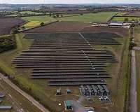 Installing solar panels on agricultural lands maximizes their efficiency