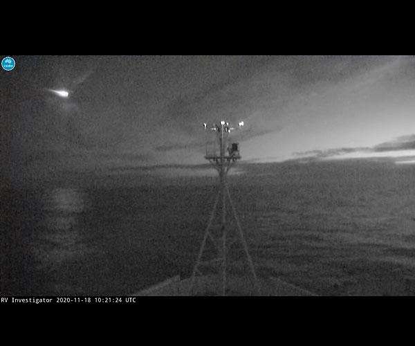 CSIRO research vessel Investigator films meteor break up over ocean