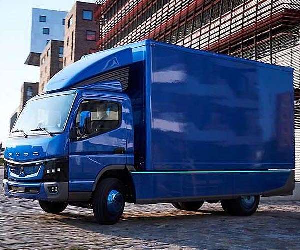 Daimler partners with Amazon on self-driving trucks