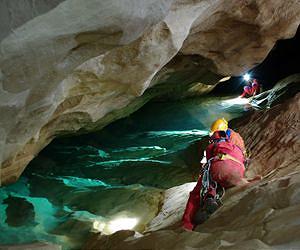 Astronauts searching for life - underground