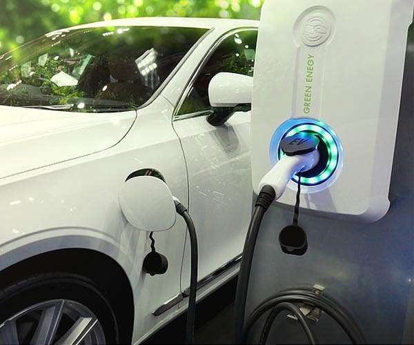 Automakers form N.America EV charging network alliance