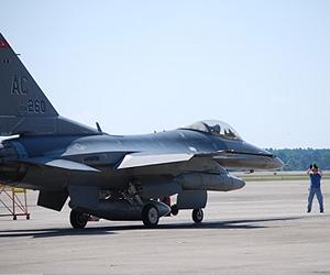 Iraq finally signs up for F-16 jets