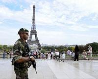 A dozen former French soldiers waging jihad: defence source