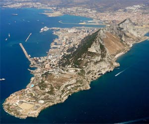 Spain tells Britain to remove Gibraltar reef