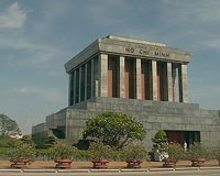 N. Korea's Kim pays tribute to Ho Chi Minh on Vietnam visit