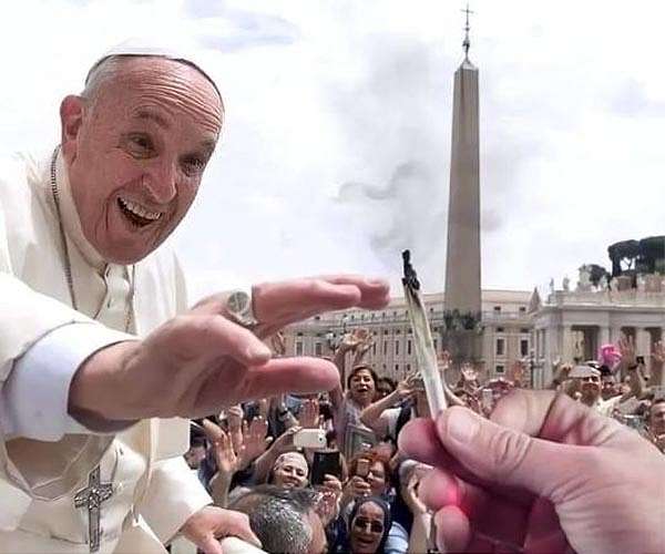Hospitalised Pope calls for end to world conflicts