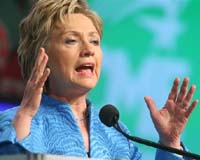 Clinton seeks key defence accord in India talks