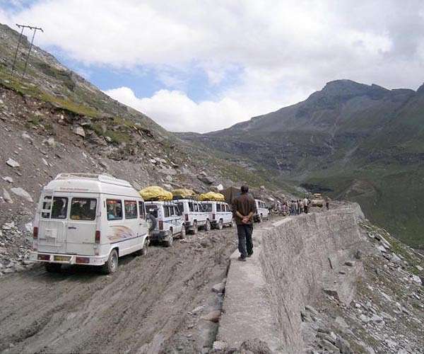 Toll of India Himalayan flood likely to be at least 70