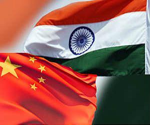 Chinese premier arrives in India for talks