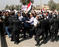 Iraqi protesters' ire at Iran extends to goods boycott
