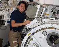 Life on Mars: Japan astronaut dreams after lake discovery