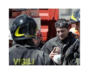 Tears, anger as Italians mark year since L'Aquila quake