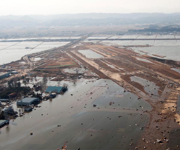 Tropical Storm Maria hits Japan with record rain