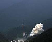 China launches new-tech experiment twin satellites