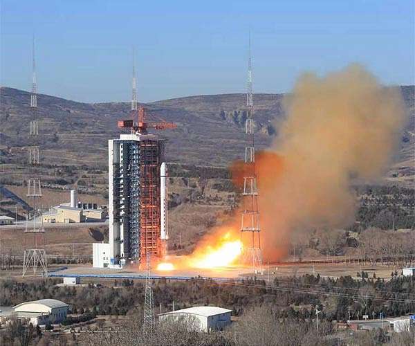 China deploys three spacecraft with Long March 2D rocket