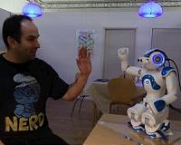 Gestures improve communication - even with robots
