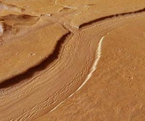 Reull Vallis: a river ran through it