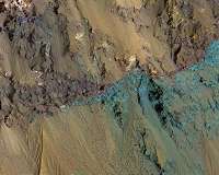 New image shows exposed bedrock in Hale Crater on Mars