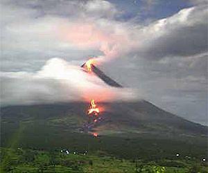 Four dead as Philippine volcano erupts