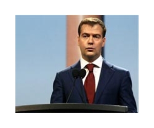Medvedev in France backs sanctions on Iran