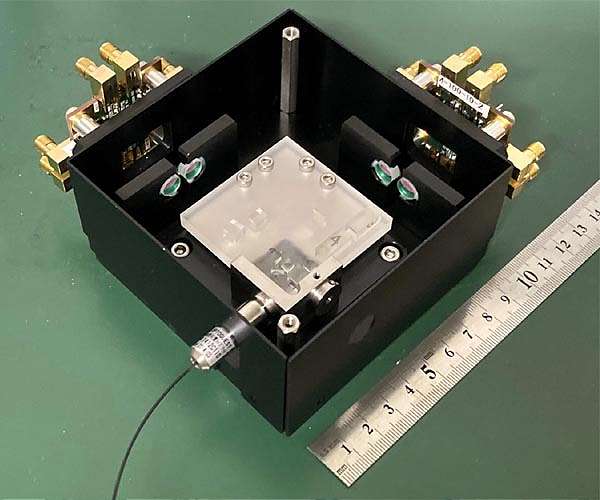 Mitsubishi Electric demonstrates light source module for high-capacity laser links