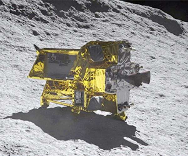 Japan craft made successful pin-point landing, space agency says