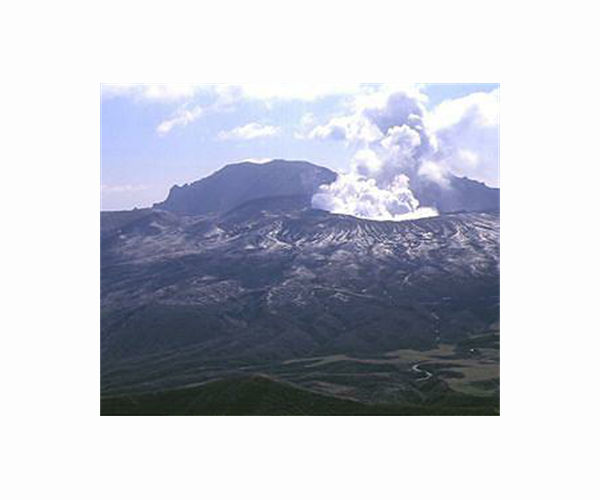 Japan's Mount Aso volcano erupts