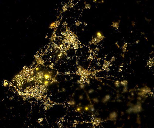 Netherlands halts extraction from Europe's biggest gas field