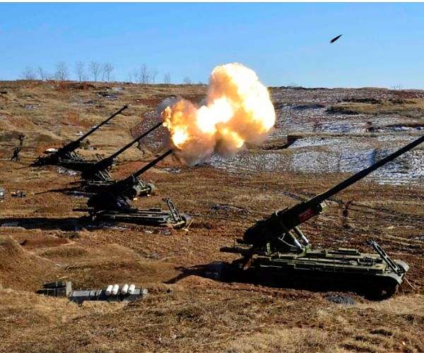 N.Korean leader oversees artillery drills near border
