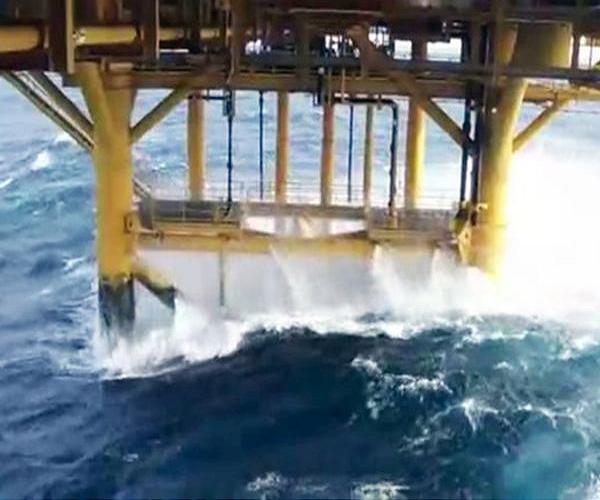Trump extends oil drilling moratorium off Florida coast