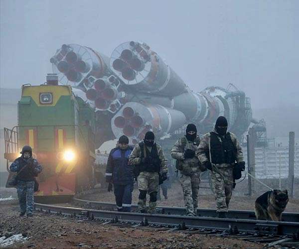 Satellite operator OneWeb suspends Baikonur launches
