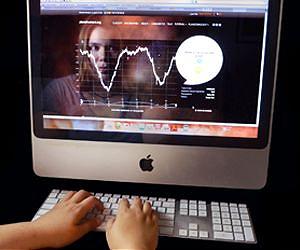 Amazon, Apple, Twitter score low on clean energy: study