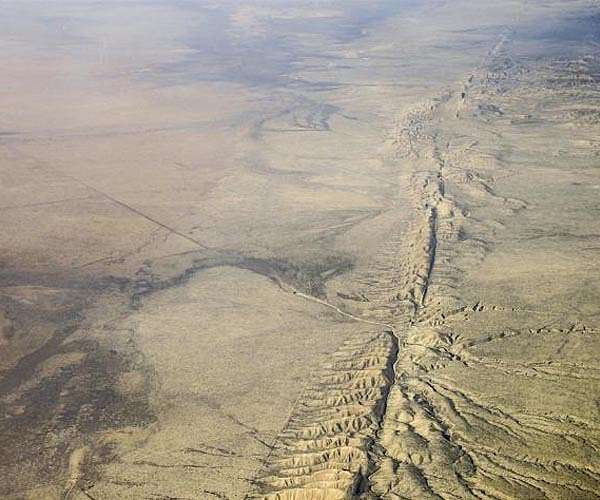 Geological carbon sequestration in mantle may prevent large San Andreas earthquakes