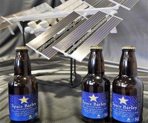 Beer-pouring robot programmed to anticipate human actions